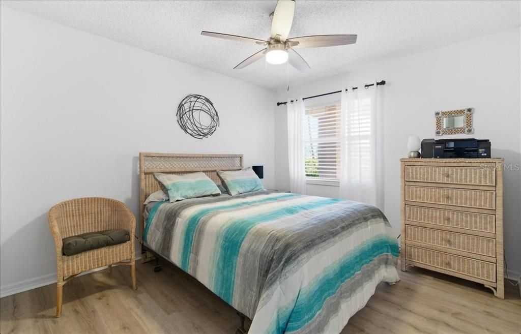 For Sale: $179,000 (2 beds, 2 baths, 1118 Square Feet)