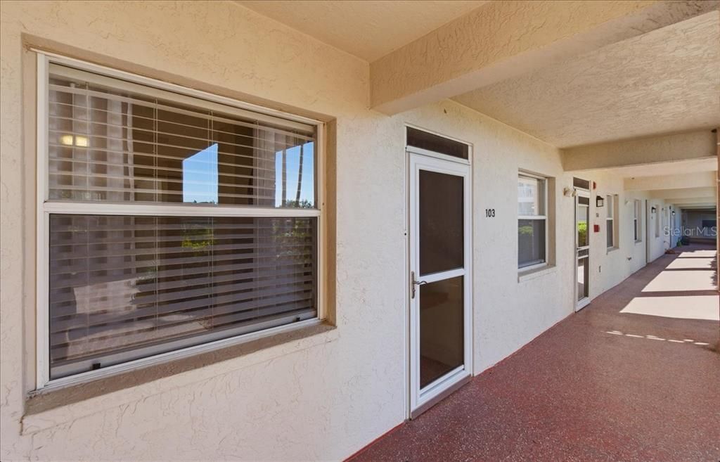 For Sale: $179,000 (2 beds, 2 baths, 1118 Square Feet)