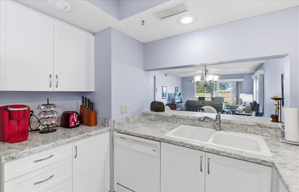 For Sale: $179,000 (2 beds, 2 baths, 1118 Square Feet)