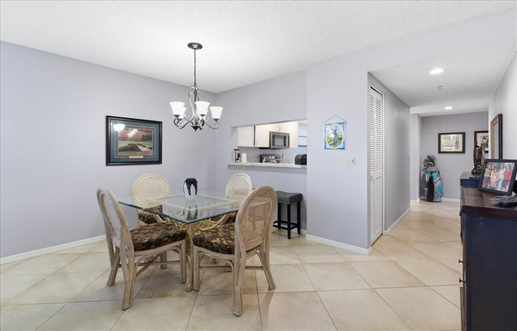 For Sale: $179,000 (2 beds, 2 baths, 1118 Square Feet)