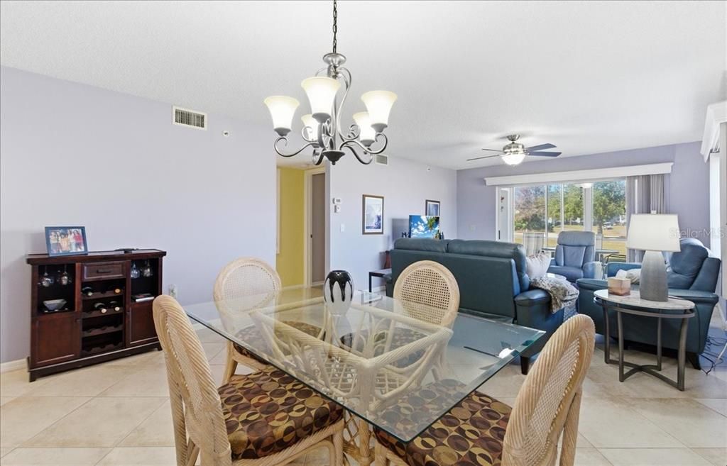 For Sale: $179,000 (2 beds, 2 baths, 1118 Square Feet)