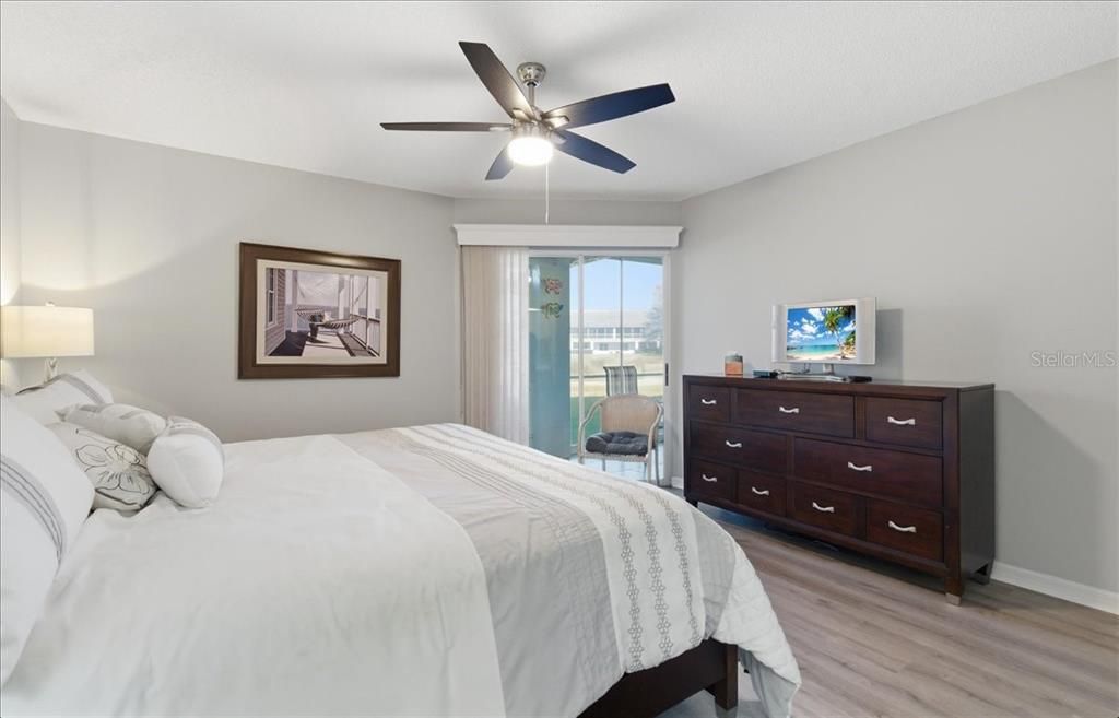 For Sale: $179,000 (2 beds, 2 baths, 1118 Square Feet)