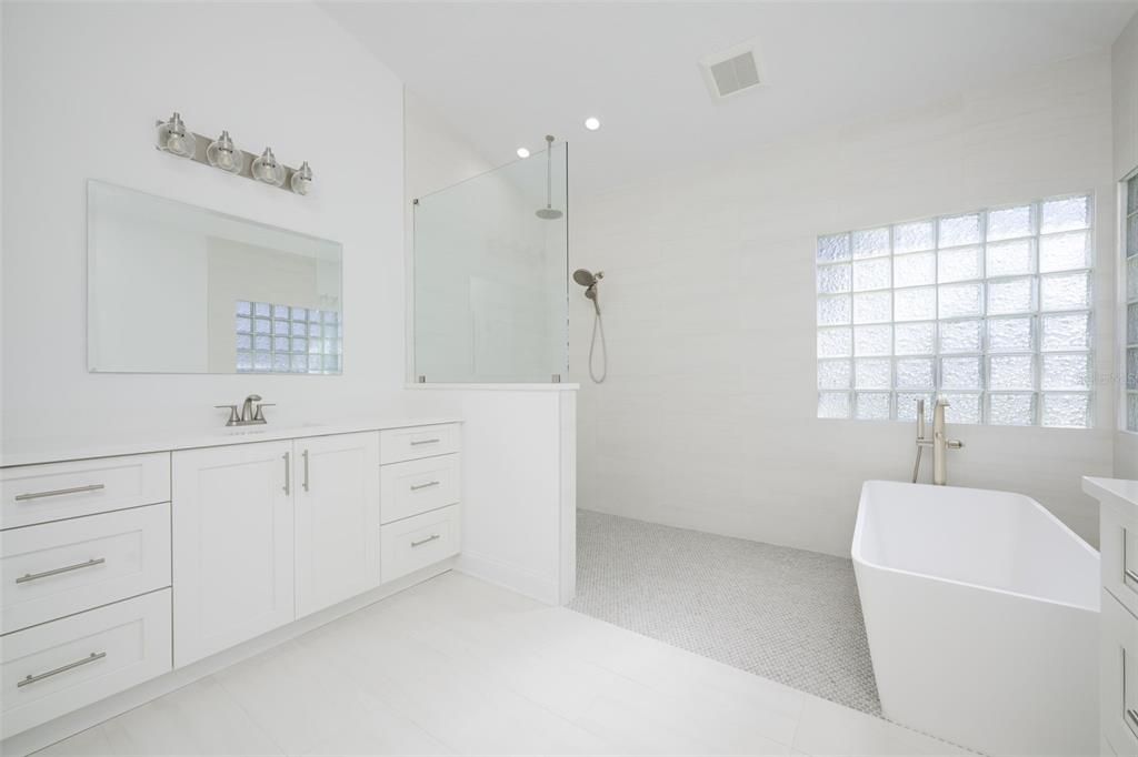 For Sale: $899,900 (4 beds, 3 baths, 2706 Square Feet)