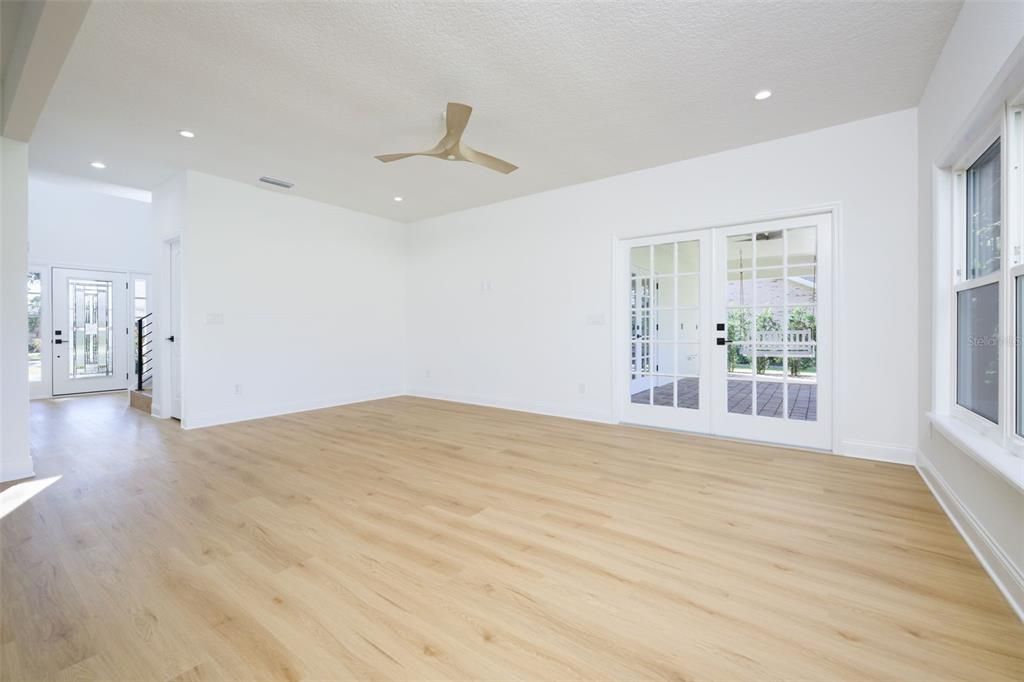 For Sale: $899,900 (4 beds, 3 baths, 2706 Square Feet)