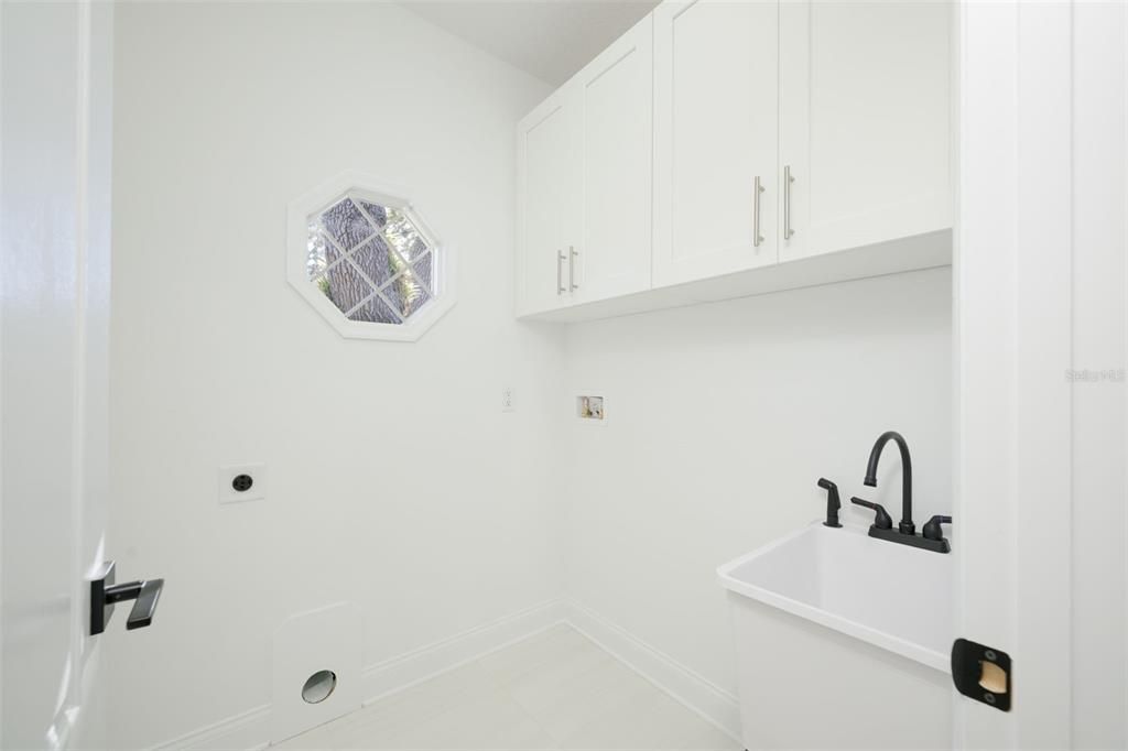 For Sale: $899,900 (4 beds, 3 baths, 2706 Square Feet)