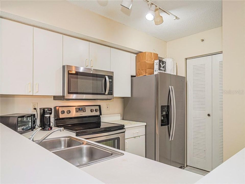 For Sale: $205,000 (2 beds, 2 baths, 1127 Square Feet)