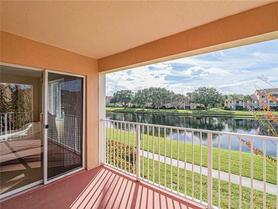 For Sale: $205,000 (2 beds, 2 baths, 1127 Square Feet)