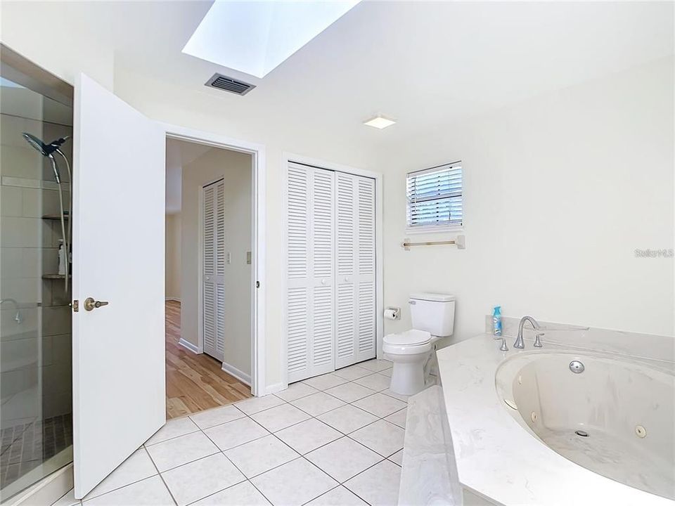 В аренду: $2,300 (3 спален, 2 ванн, 2184 Квадратных фут)