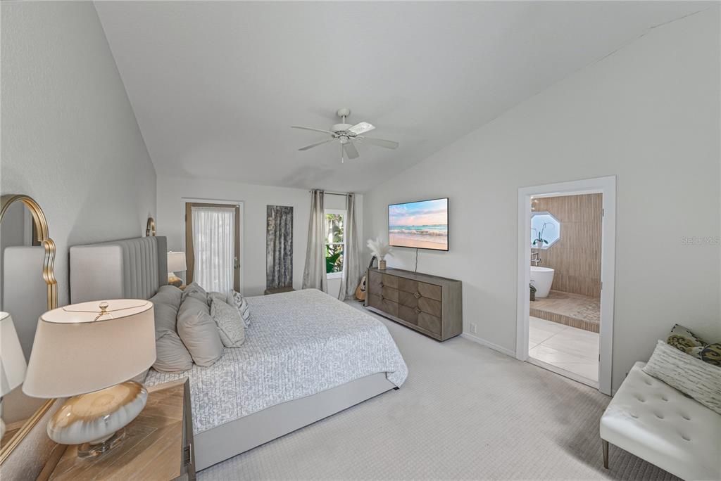 For Sale: $1,695,000 (3 beds, 3 baths, 3270 Square Feet)