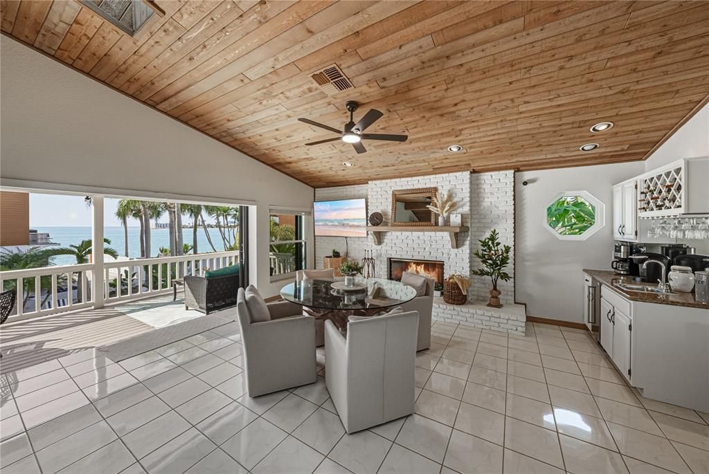 For Sale: $1,695,000 (3 beds, 3 baths, 3270 Square Feet)