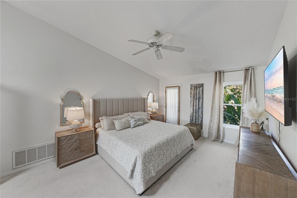 For Sale: $1,695,000 (3 beds, 3 baths, 3270 Square Feet)