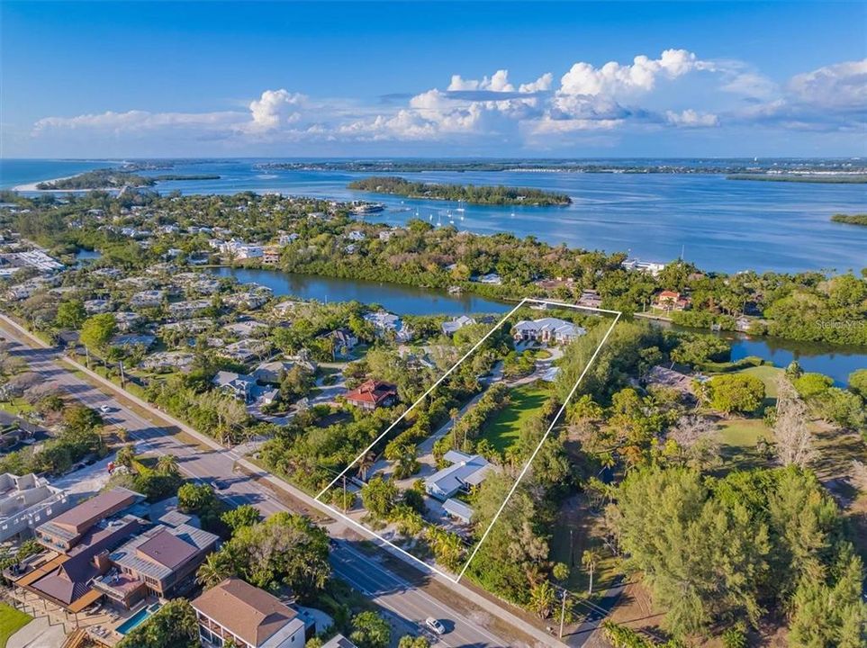 En Venta: $13,499,000 (6 camas, 6 baños, 6408 Pies cuadrados)