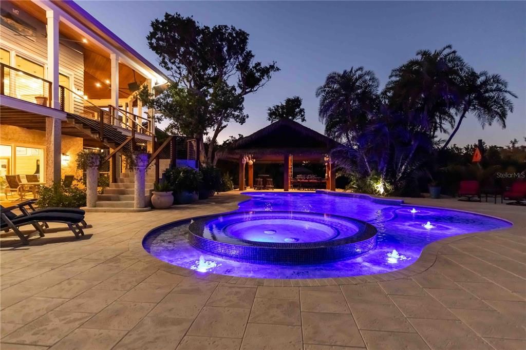 En Venta: $13,499,000 (6 camas, 6 baños, 6408 Pies cuadrados)