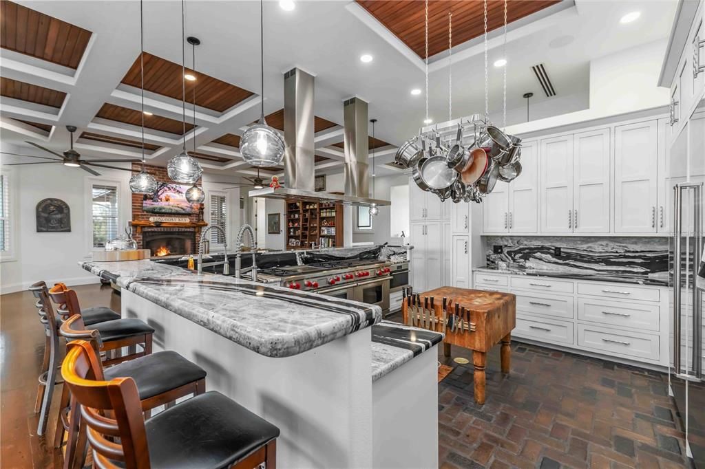 En Venta: $13,499,000 (6 camas, 6 baños, 6408 Pies cuadrados)