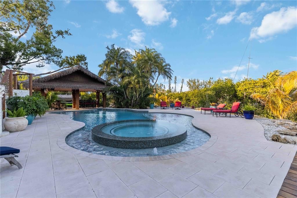 En Venta: $13,499,000 (6 camas, 6 baños, 6408 Pies cuadrados)
