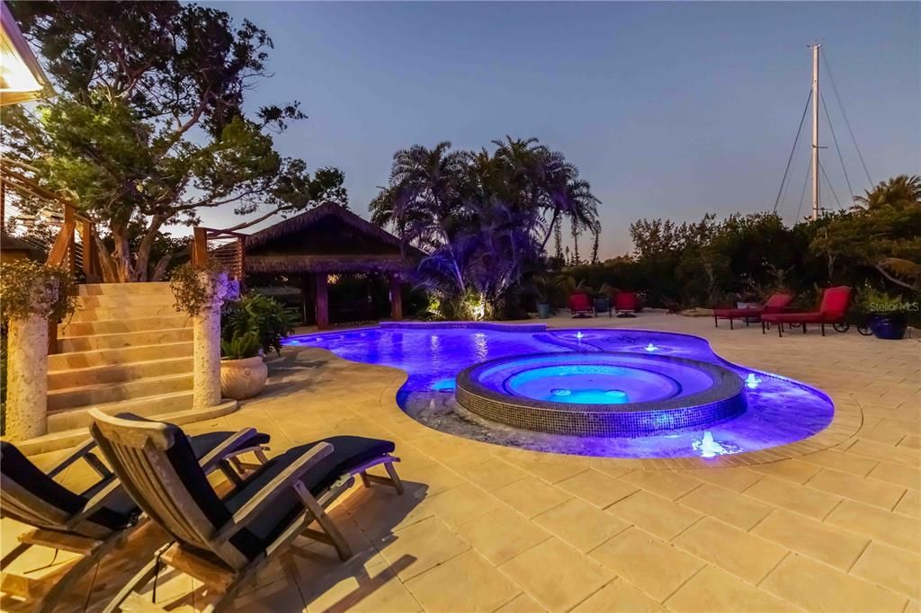 En Venta: $13,499,000 (6 camas, 6 baños, 6408 Pies cuadrados)