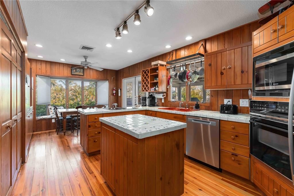 En Venta: $13,499,000 (6 camas, 6 baños, 6408 Pies cuadrados)