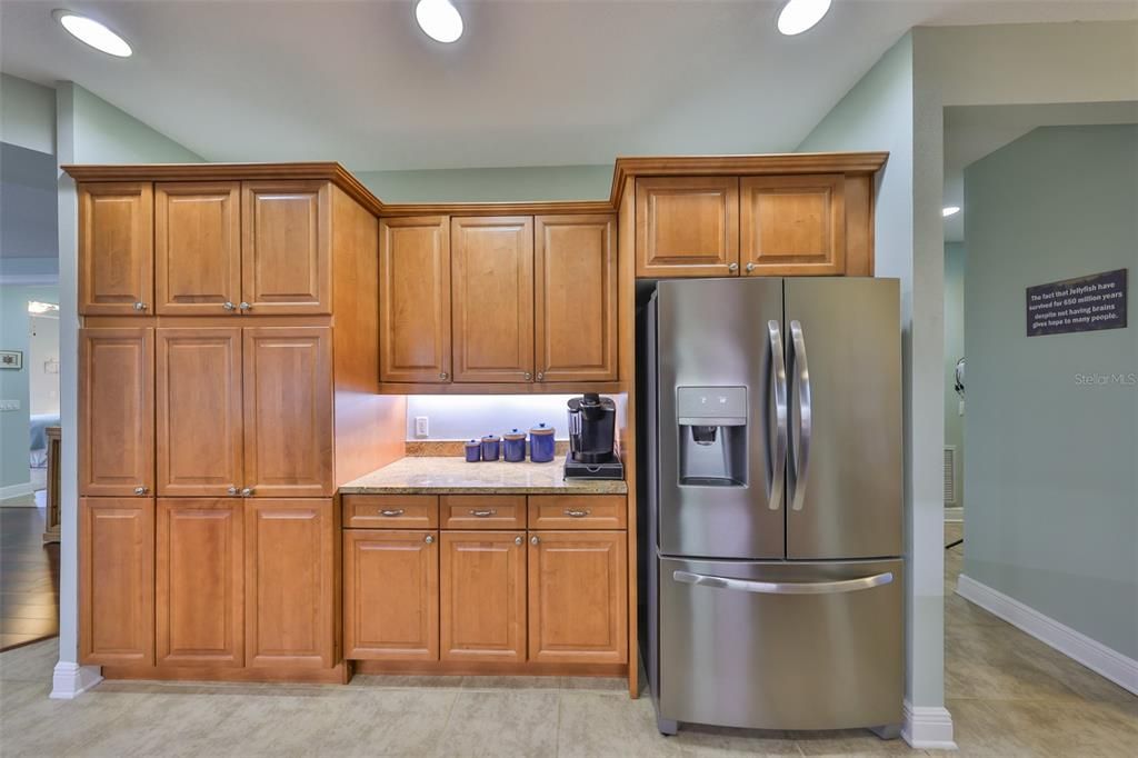 En Venta: $575,000 (3 camas, 2 baños, 2046 Pies cuadrados)