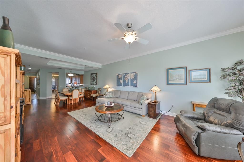 En Venta: $575,000 (3 camas, 2 baños, 2046 Pies cuadrados)