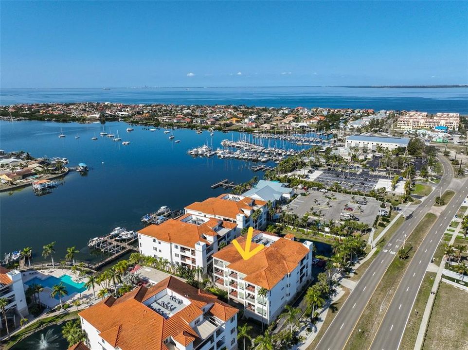 En Venta: $575,000 (3 camas, 2 baños, 2046 Pies cuadrados)