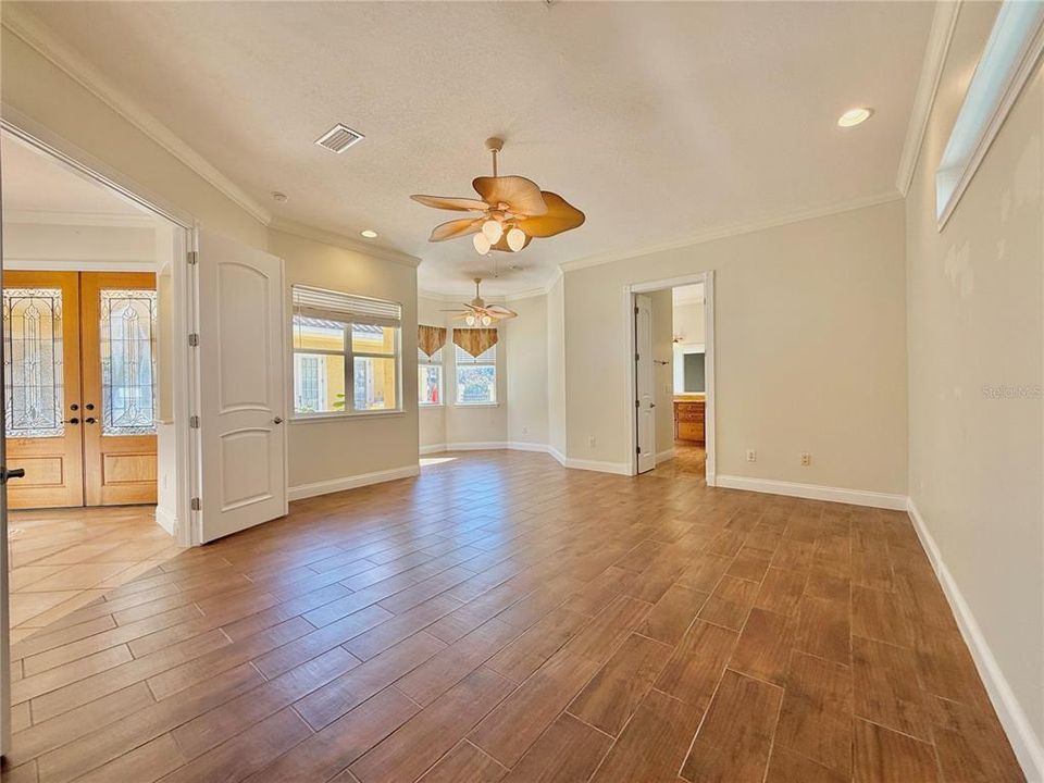 For Sale: $1,045,000 (4 beds, 3 baths, 2750 Square Feet)