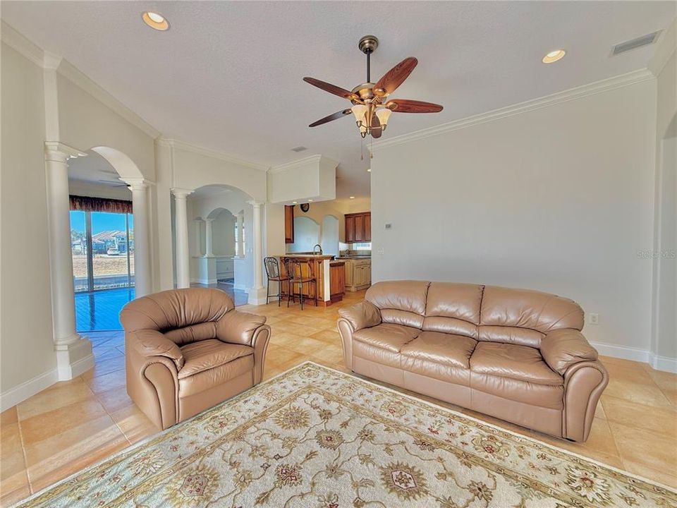 For Sale: $1,045,000 (4 beds, 3 baths, 2750 Square Feet)