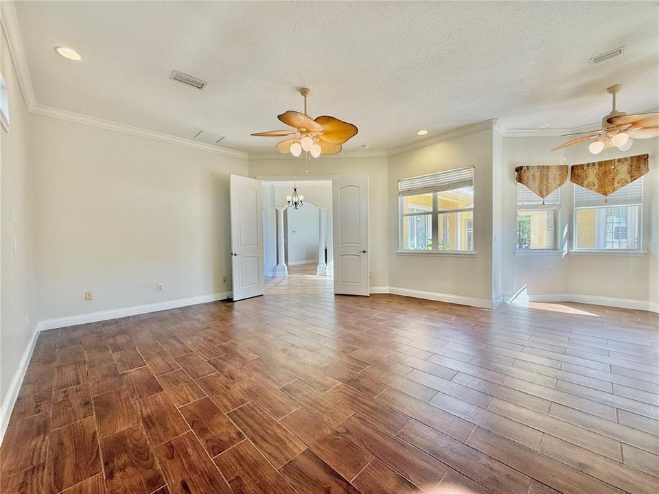For Sale: $1,045,000 (4 beds, 3 baths, 2750 Square Feet)