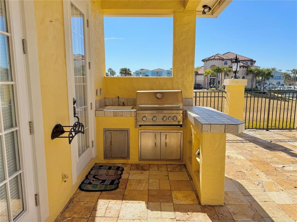 For Sale: $1,045,000 (4 beds, 3 baths, 2750 Square Feet)