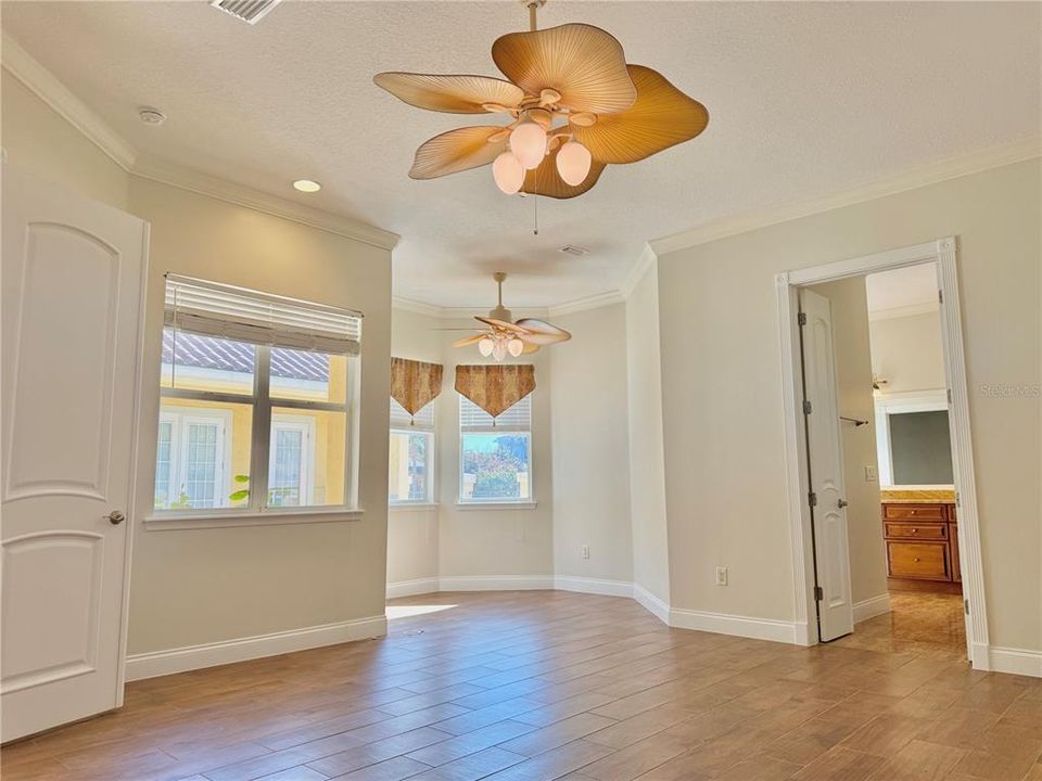 For Sale: $1,045,000 (4 beds, 3 baths, 2750 Square Feet)