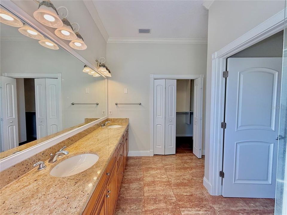 For Sale: $1,045,000 (4 beds, 3 baths, 2750 Square Feet)