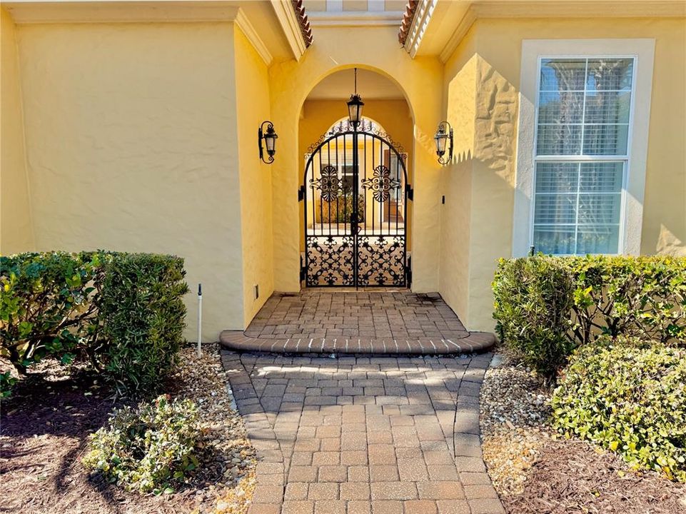For Sale: $1,045,000 (4 beds, 3 baths, 2750 Square Feet)