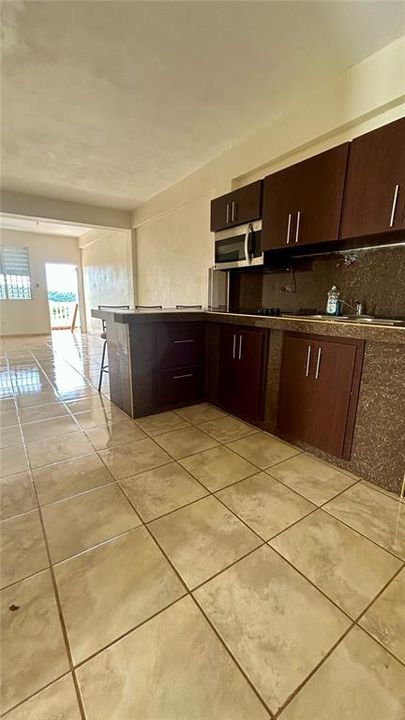 En Venta: $449,000 (4 camas, 2 baños, 1584 Pies cuadrados)
