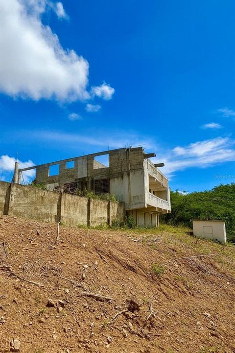 En Venta: $449,000 (4 camas, 2 baños, 1584 Pies cuadrados)