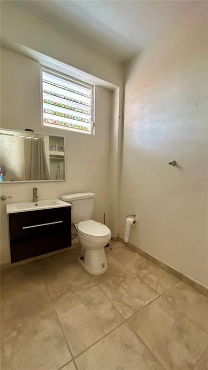 En Venta: $449,000 (4 camas, 2 baños, 1584 Pies cuadrados)