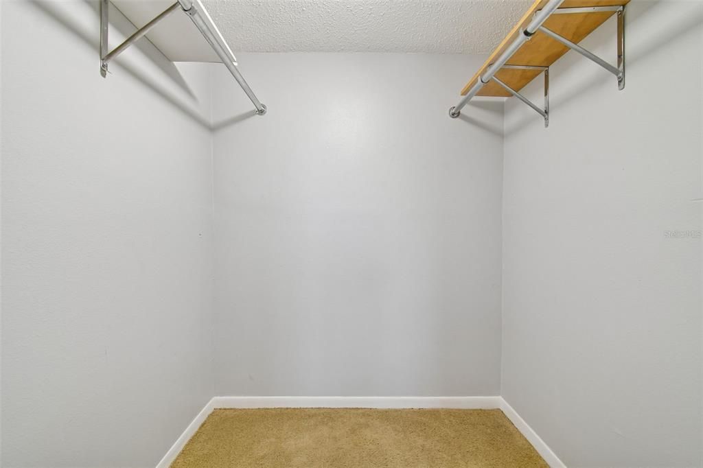 For Sale: $105,000 (1 beds, 1 baths, 854 Square Feet)