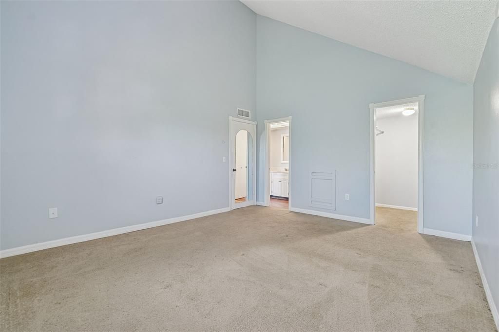 For Sale: $105,000 (1 beds, 1 baths, 854 Square Feet)