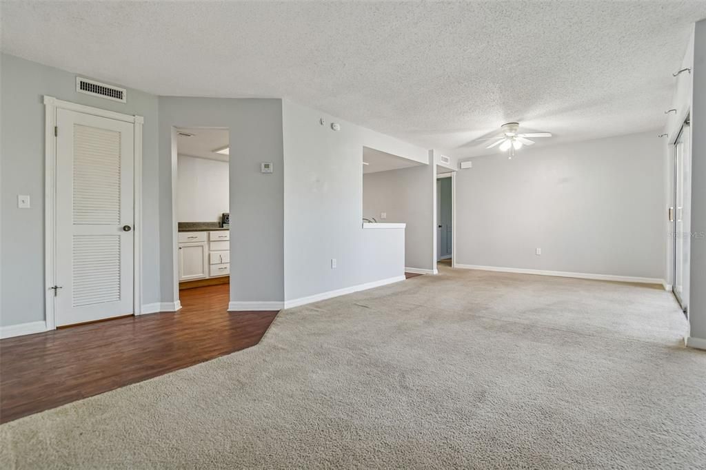 For Sale: $105,000 (1 beds, 1 baths, 854 Square Feet)