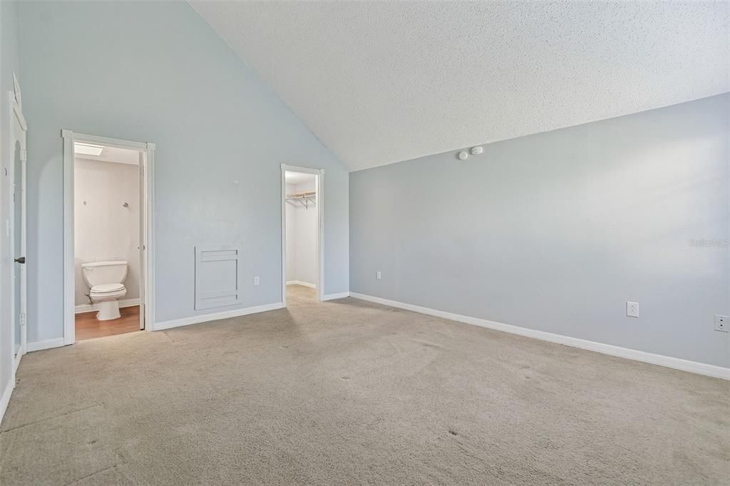 For Sale: $105,000 (1 beds, 1 baths, 854 Square Feet)