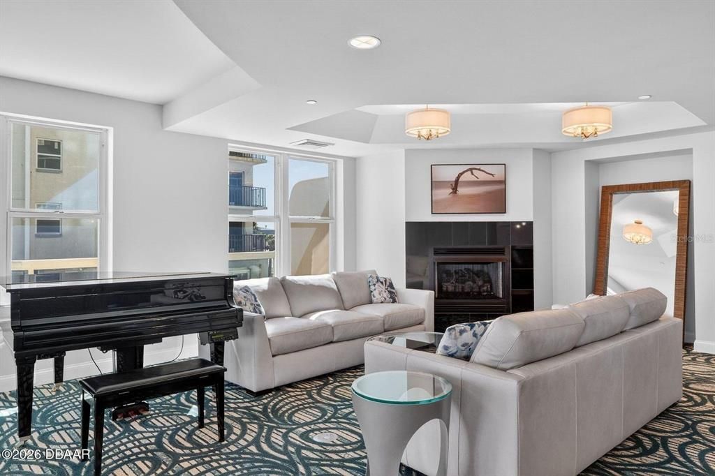For Sale: $799,000 (2 beds, 2 baths, 2136 Square Feet)