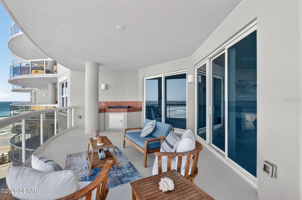 For Sale: $799,000 (2 beds, 2 baths, 2136 Square Feet)