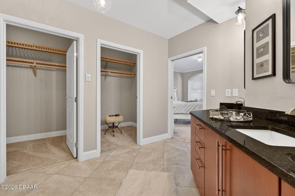 For Sale: $799,000 (2 beds, 2 baths, 2136 Square Feet)
