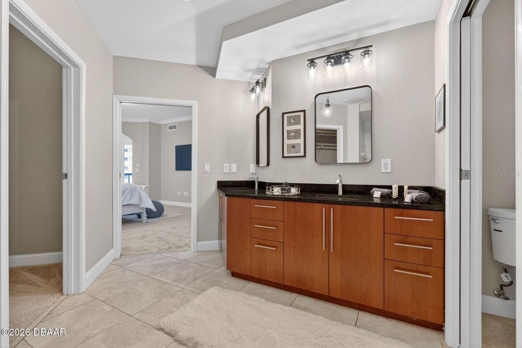 For Sale: $799,000 (2 beds, 2 baths, 2136 Square Feet)