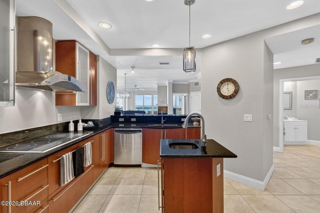 For Sale: $799,000 (2 beds, 2 baths, 2136 Square Feet)
