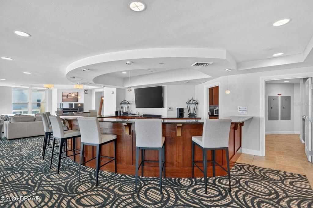 For Sale: $799,000 (2 beds, 2 baths, 2136 Square Feet)