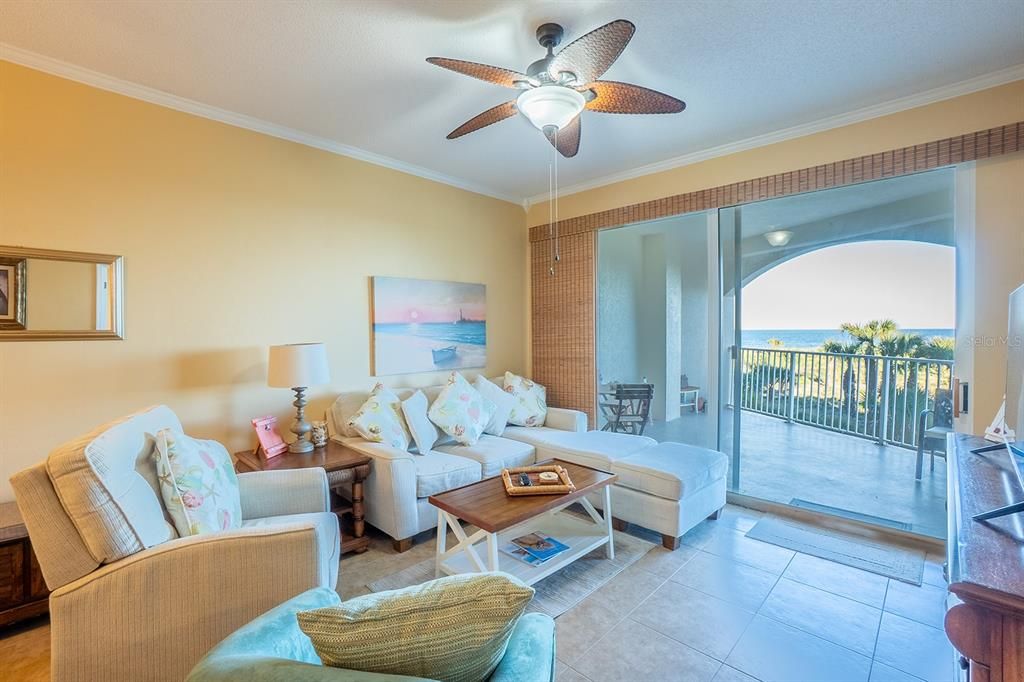 En Venta: $429,000 (2 camas, 2 baños, 1158 Pies cuadrados)