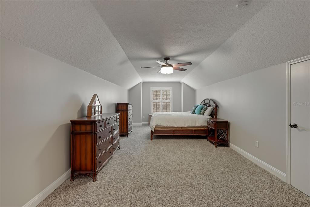 For Sale: $750,000 (5 beds, 4 baths, 3316 Square Feet)