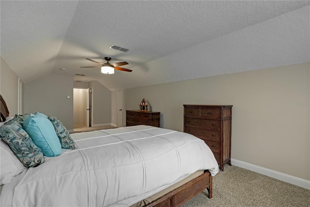 For Sale: $750,000 (5 beds, 4 baths, 3316 Square Feet)
