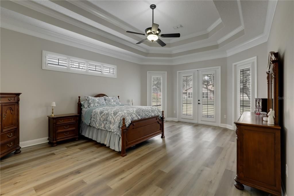 For Sale: $750,000 (5 beds, 4 baths, 3316 Square Feet)