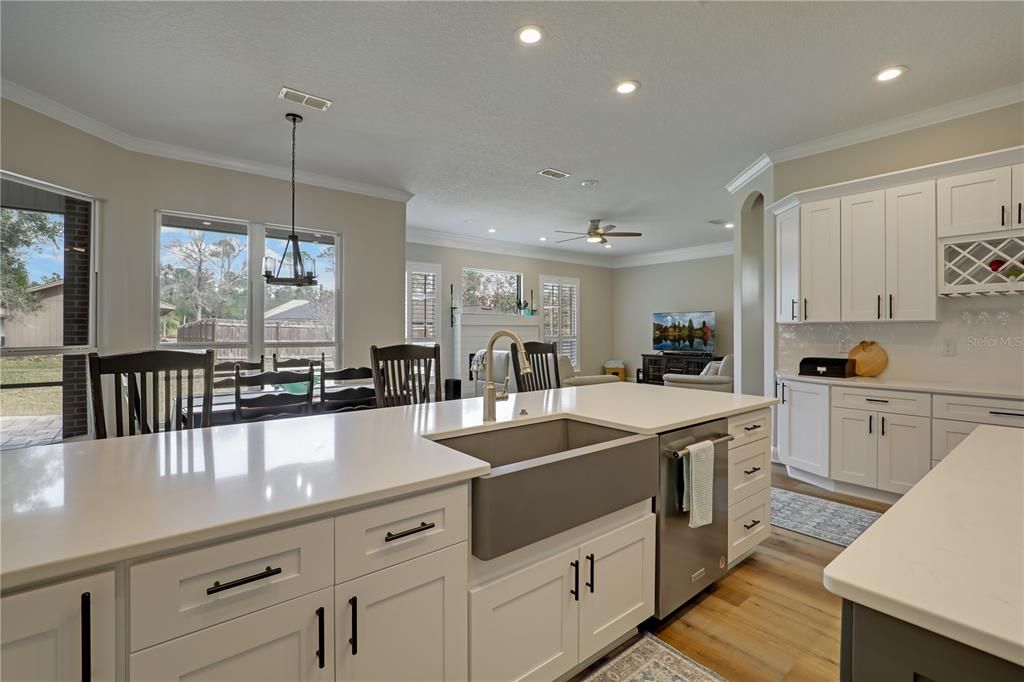 For Sale: $750,000 (5 beds, 4 baths, 3316 Square Feet)