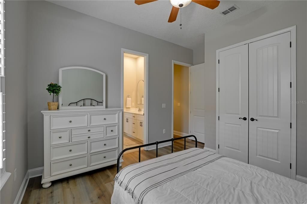 For Sale: $750,000 (5 beds, 4 baths, 3316 Square Feet)